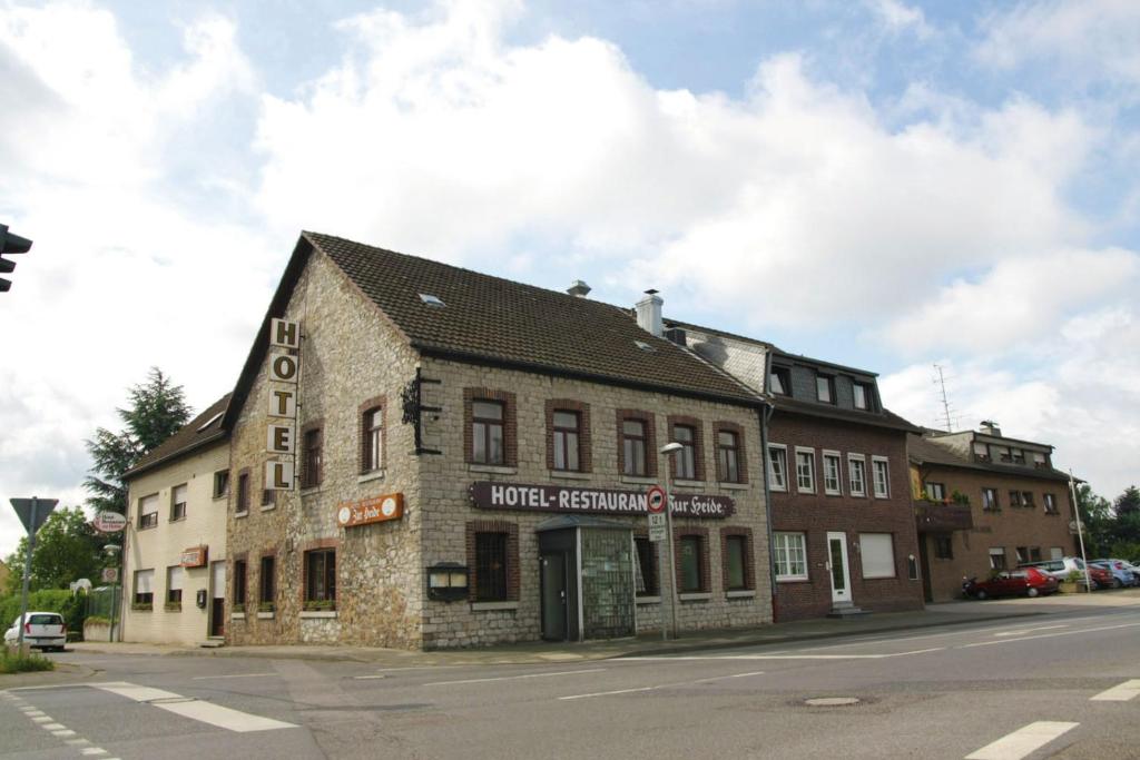 Er sucht ihn in aachen