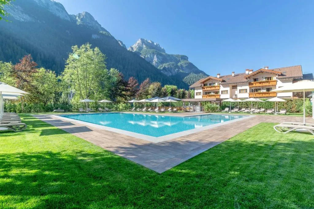 Hotel La Maison Wellness & Spa, hotel v mestu Alleghe