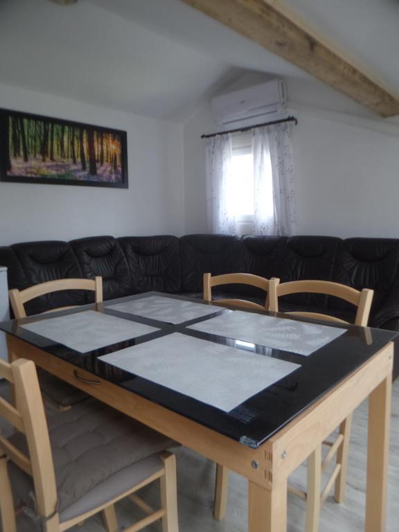 Apartma Sofia — Hotel in Tolmin