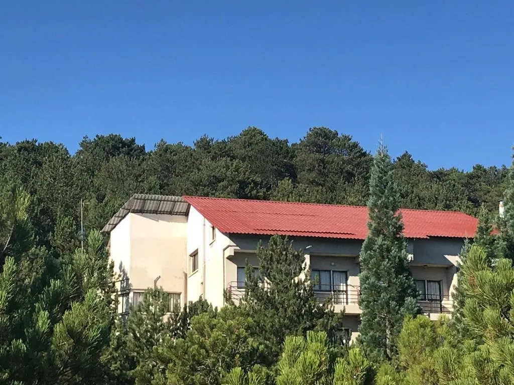 Health Habitat Hotel & Slimming Resort, hotel in Pedoulas