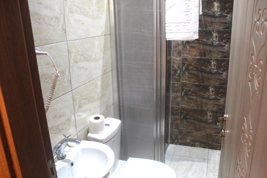 HOTEL MEGARON photo