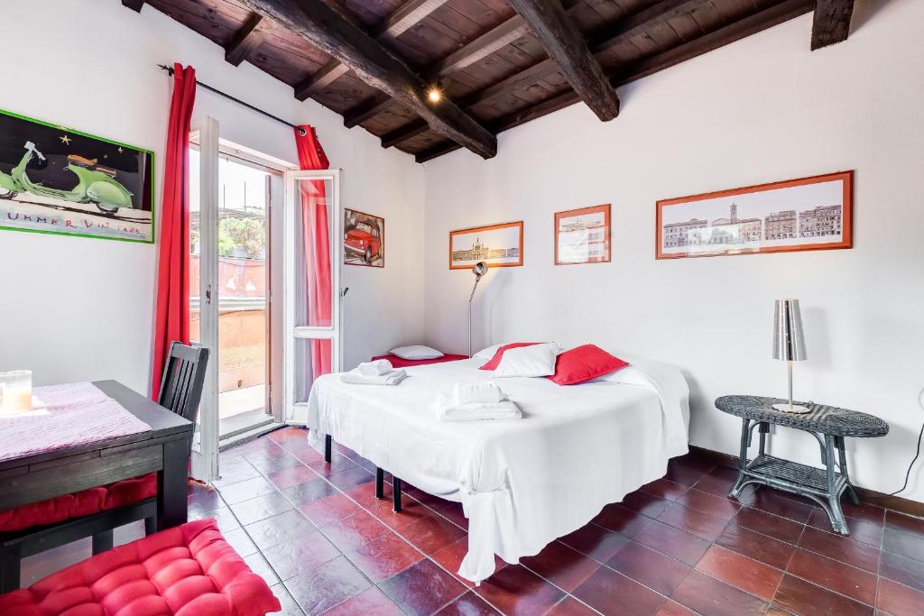 Romantic house with terrace - 3