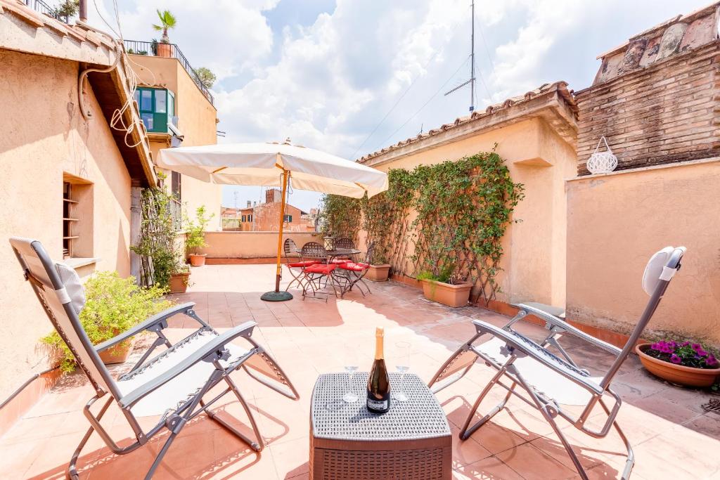Romantic house with terrace — Hotel in Rome