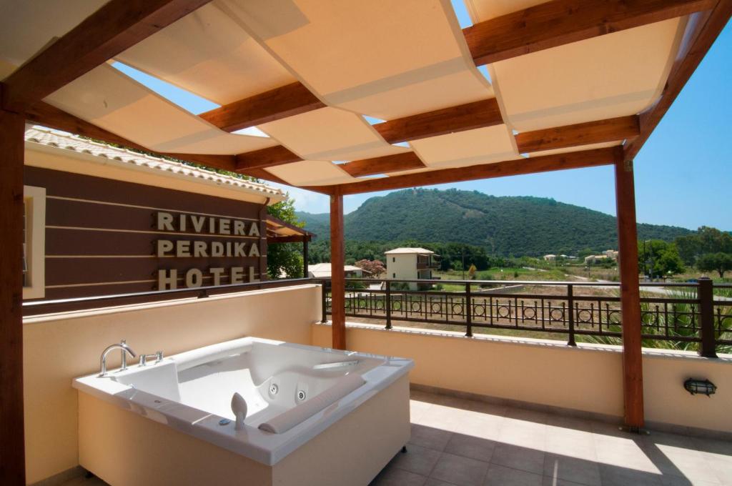 Balcony/terrace, Riviera Perdika Hotel in Karavostasi