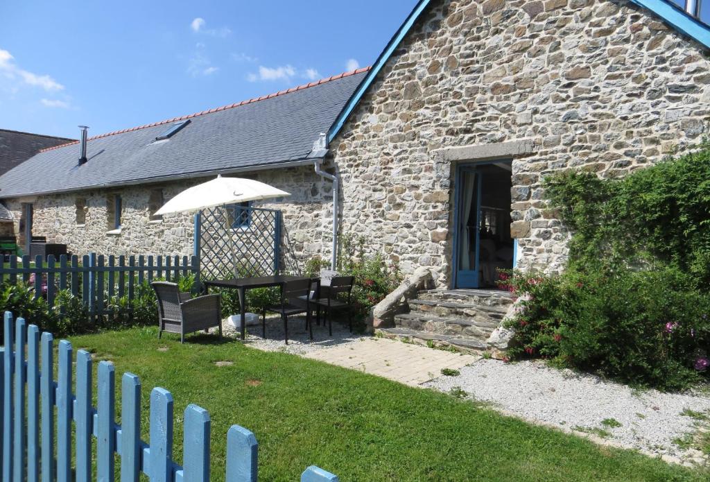 Corentin Cottages — Hotel in Chateaulin