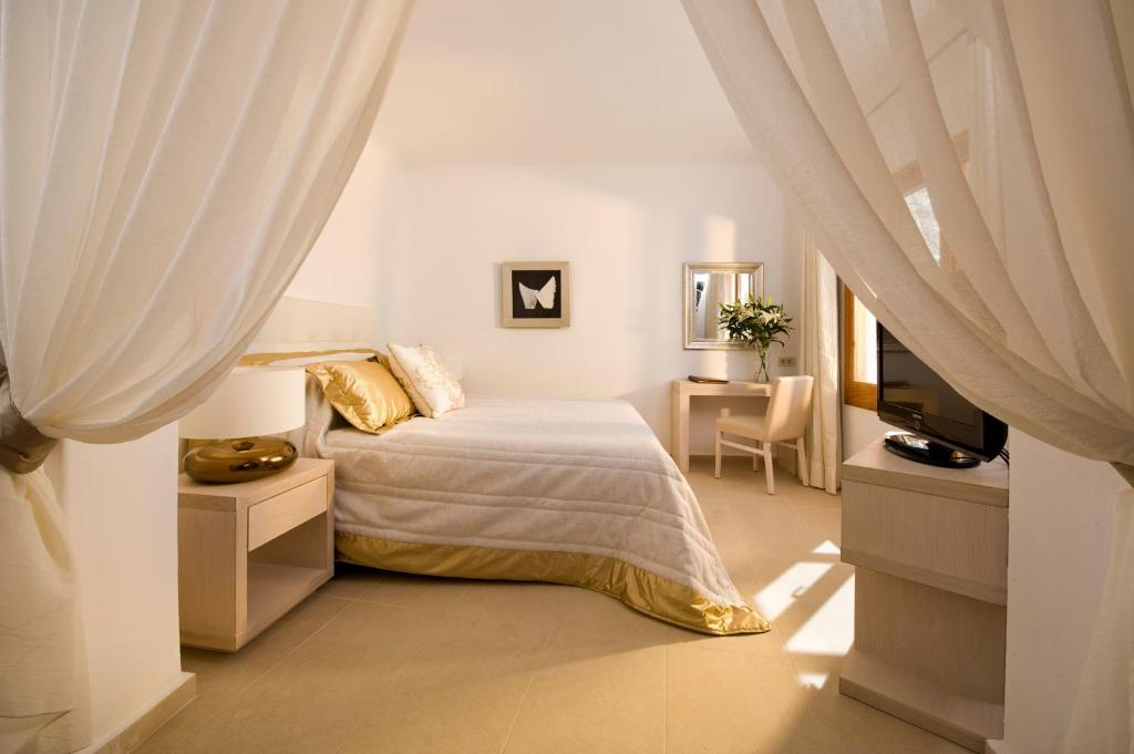 Santorini Gold Suites Additional