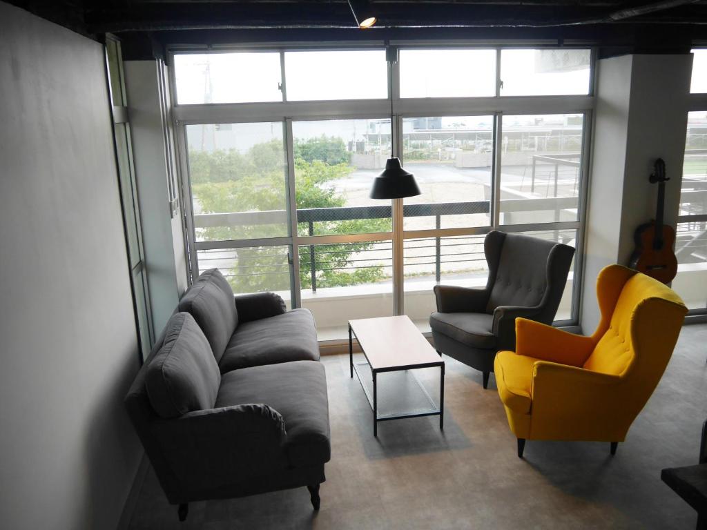 Shared lounge/TV area, J-Hoppers Lake Biwa Guesthouse in Otsu