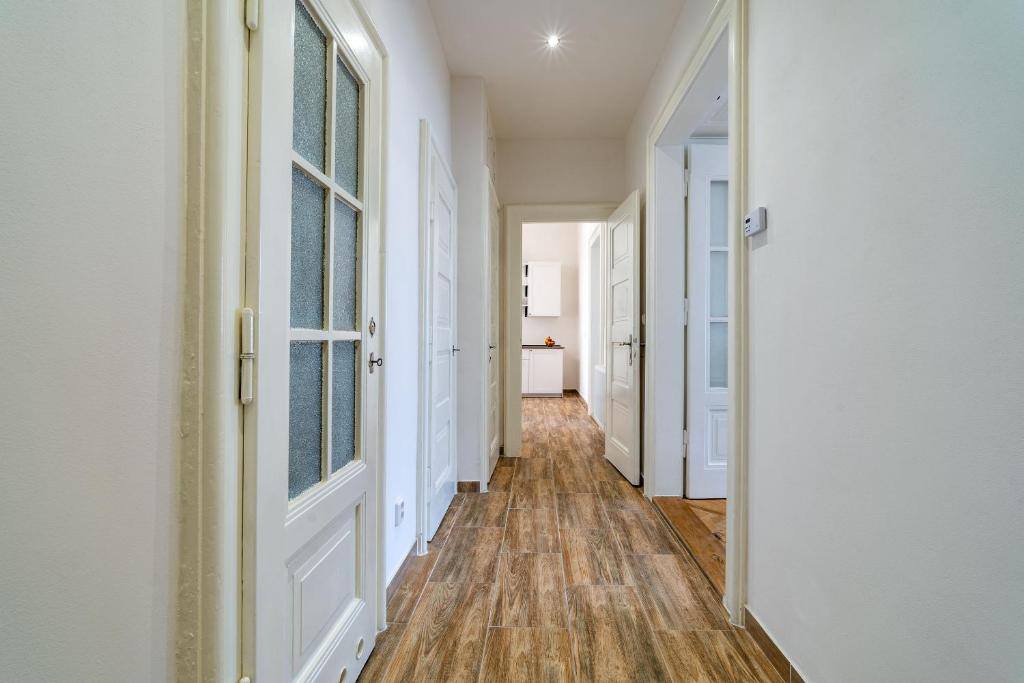 Avantguard Apartments photo