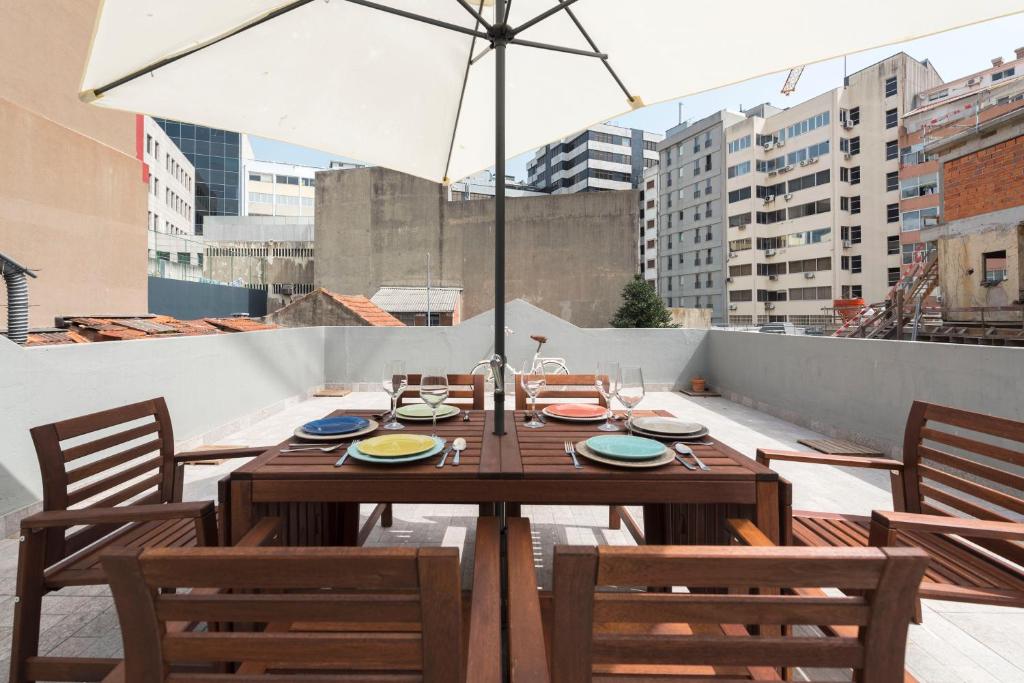 BmyGuest - 156 Trindade House & Terrace, Porto