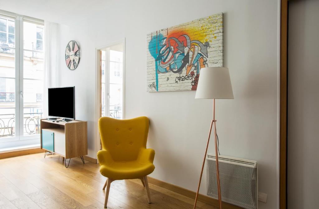 Rue du Temple - Le Marais with AC - 5
