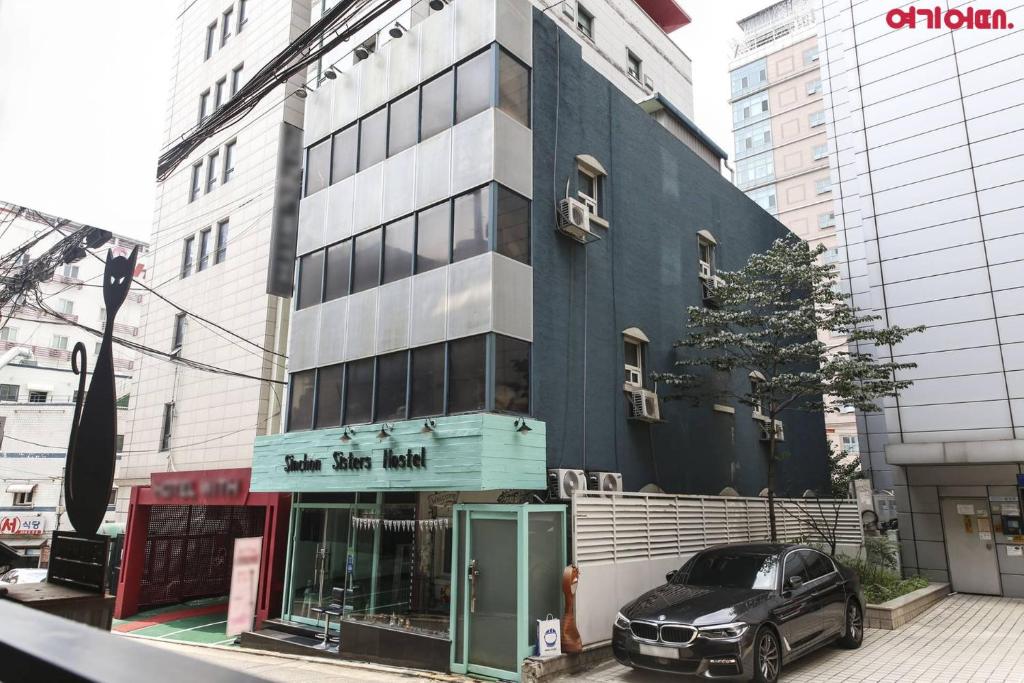 Sinchon Sisters Hostel