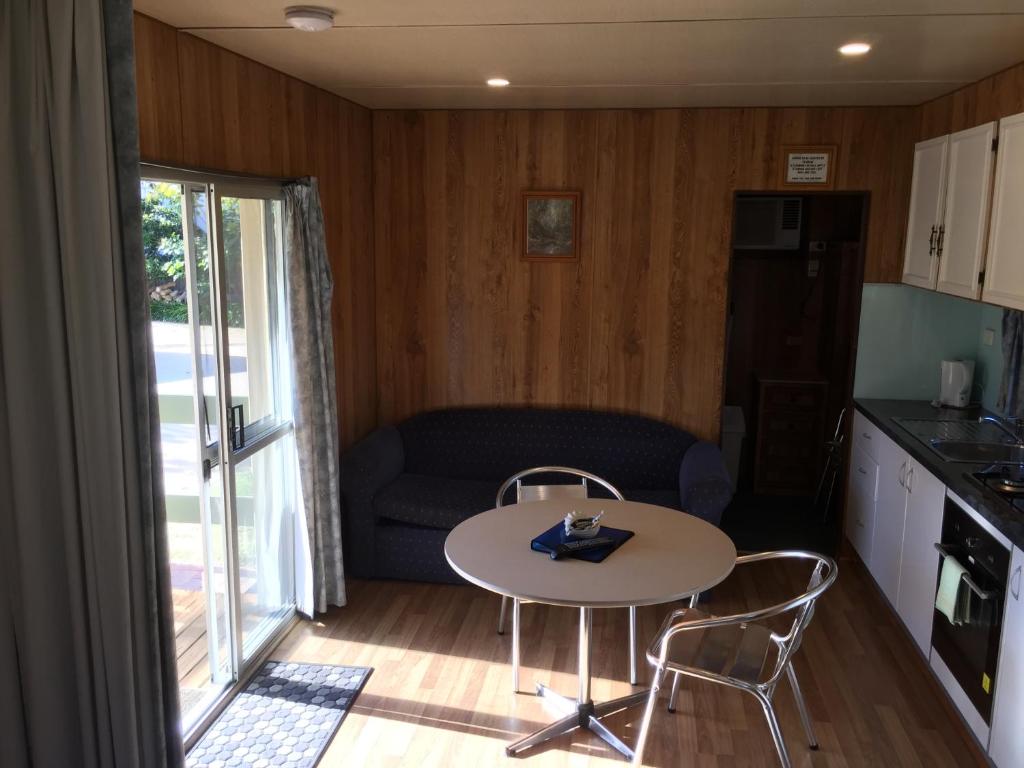 Beachcomber Caravan Park photo