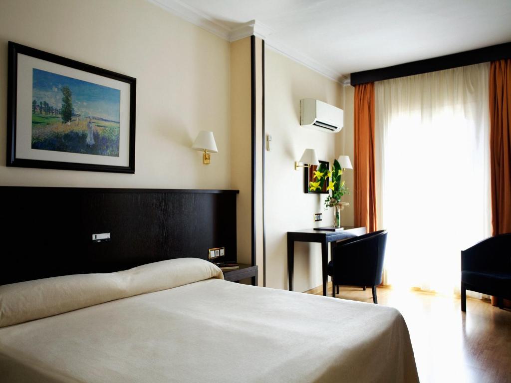 Gaudi Hotel — Pokoje in Barcelona, Katalonia