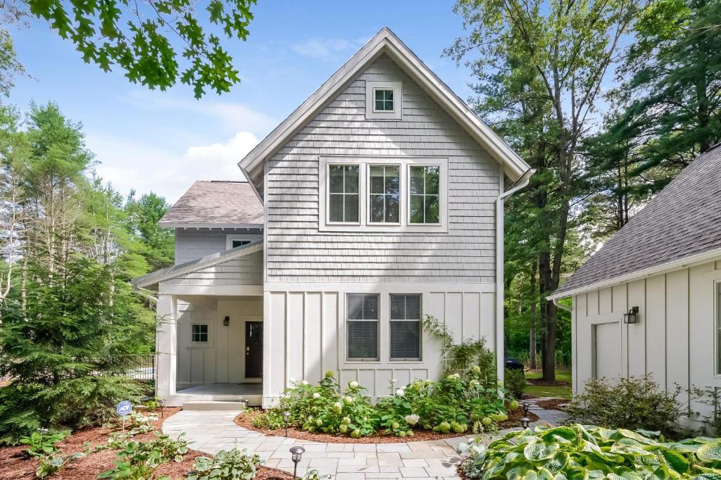 Lake Trail Treehouse — Hotel in Saugatuck (MI)