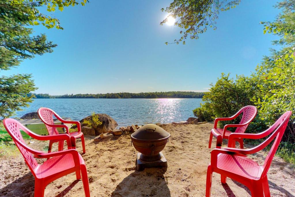 Carefree Point, Otis