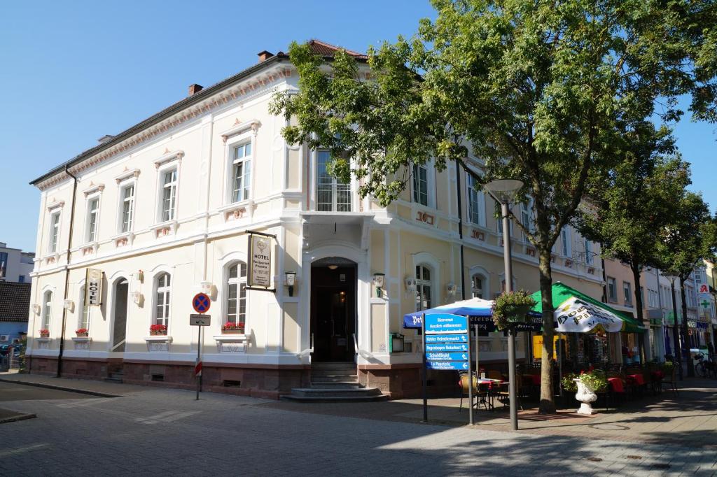 Hotel Restaurant Schwert — Hotel in Kehl