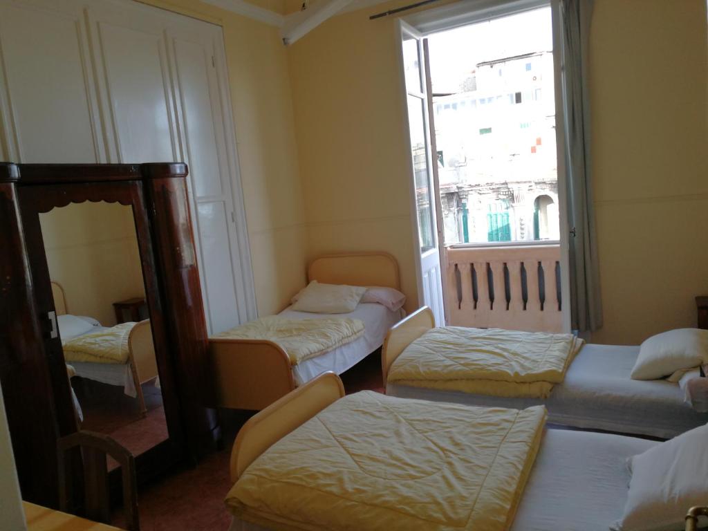 Triple Room with Shared Bathroom