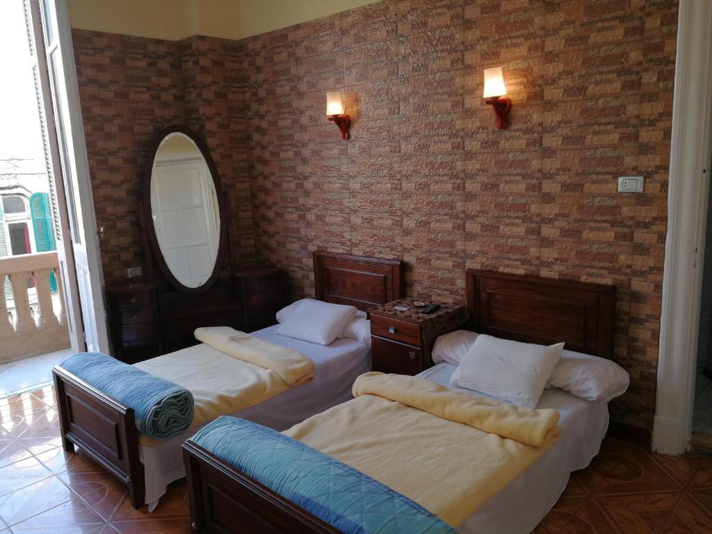 Single Room with Private Bathroom
