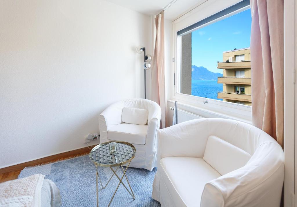 Central Apartment with Terrace - 3