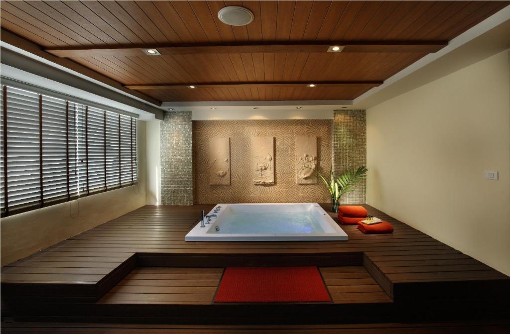 Spa, Lohas Residences Sukhumvit 2 in Bangkok