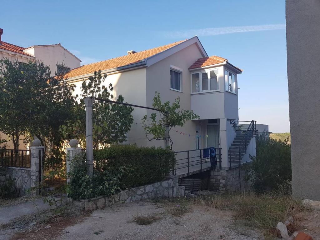 Apartments Maria — Hotel in Ivanica