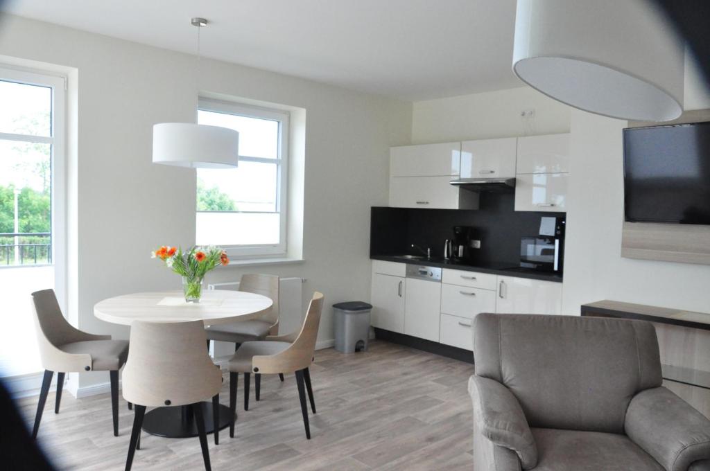 Kitchen, Avalon Hotel Bellevue in Fehmarn