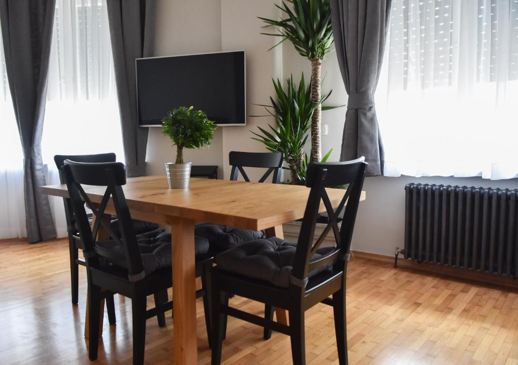 Karlo Main Square Apartments photo