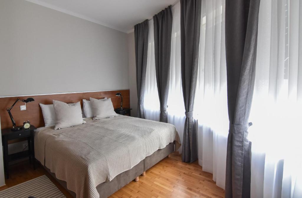 Karlo Main Square Apartments photo