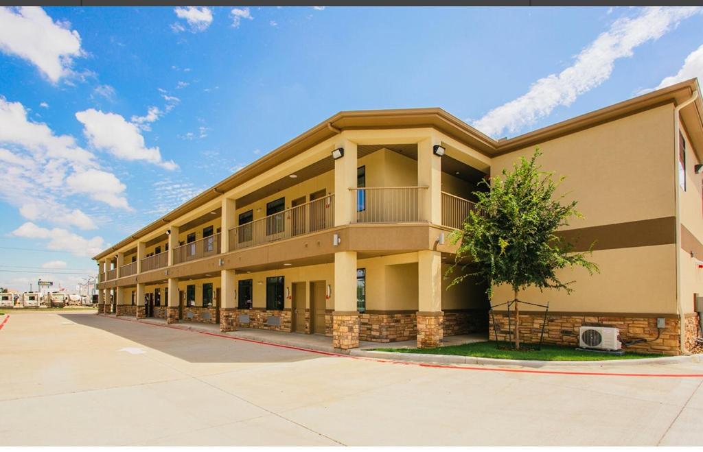 Palace Inn — Hotel in Conroe (TX)