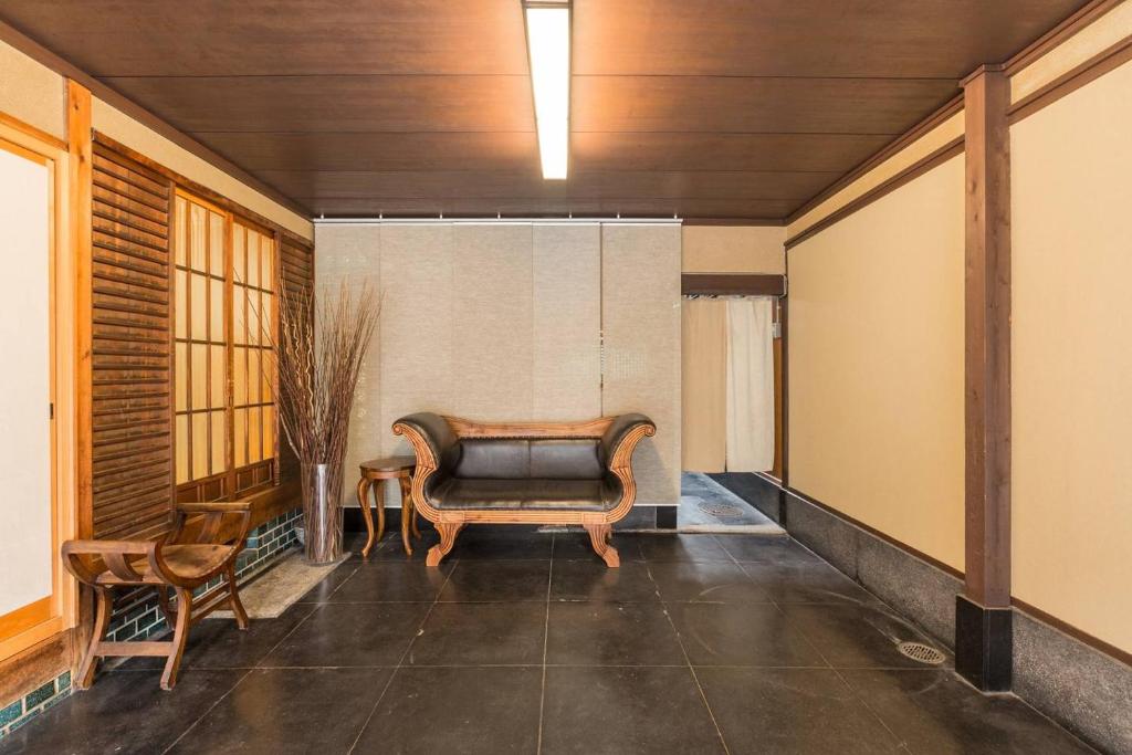京都二条城近く京町屋120年の歴史に泊まる