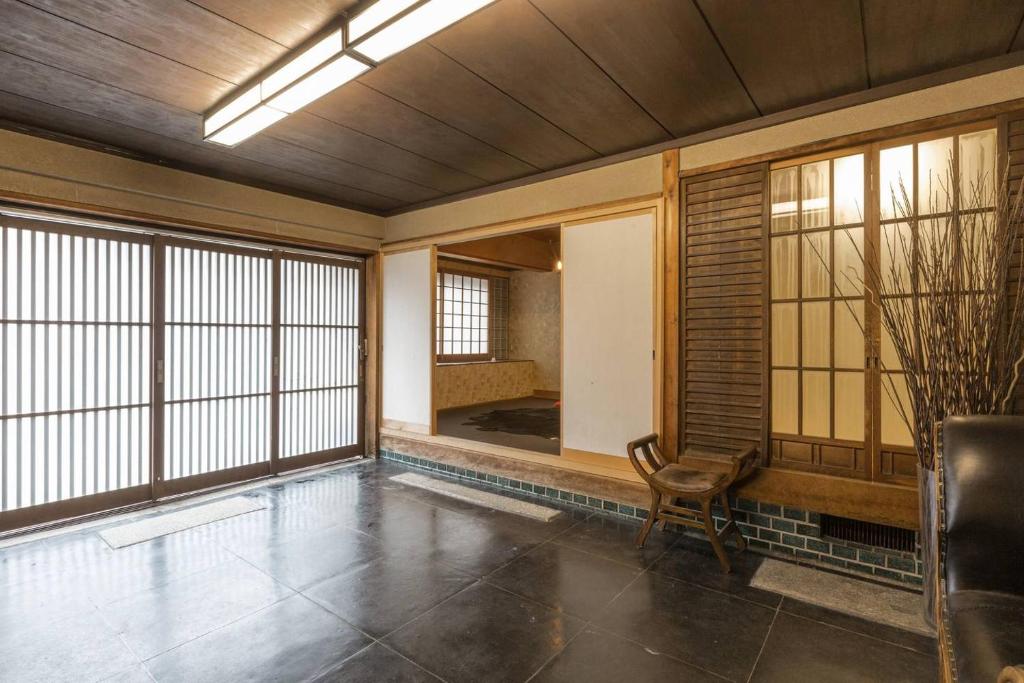 京都二条城近く京町屋120年の歴史に泊まる