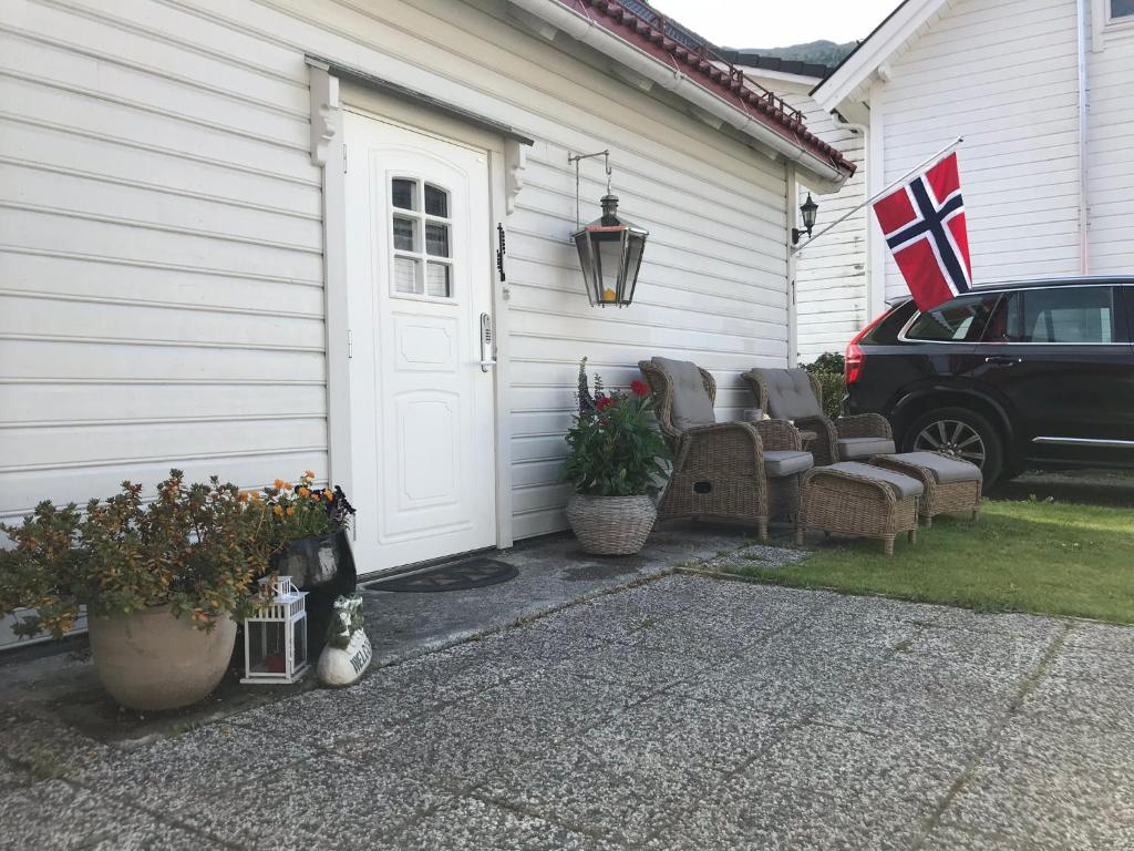 Koselig Landsbyhus i Nordfjord