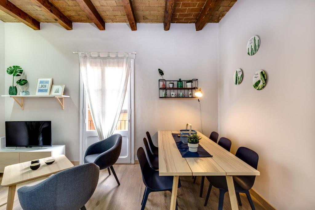 Renovated & Classic 3-Bedroom Sagrada Familia Apartment - 4