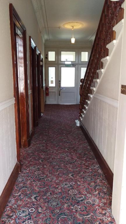 フロント・ロビー