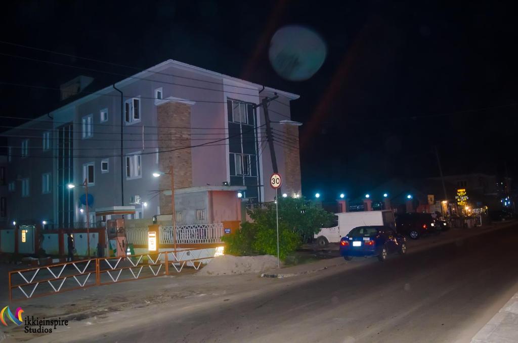 Pentagon Hotel and Suites photo