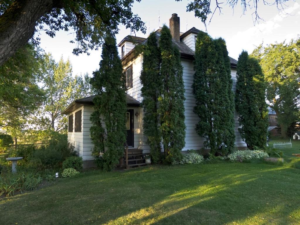 Fairmount Bed & Breakfast, Basswood