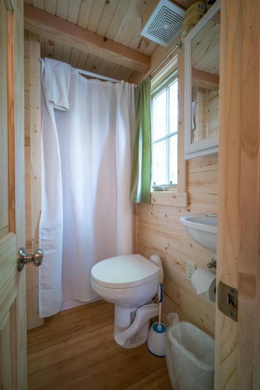 Mount Hood Village Savannah Tiny House 4 photo