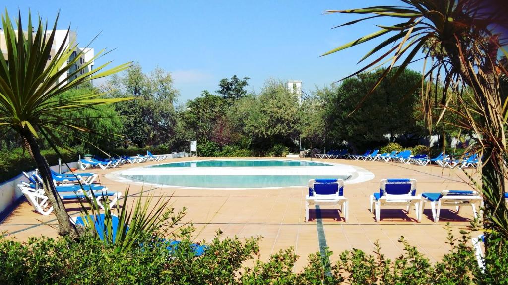 Relax POOL Apart. PARKING & Garden! photo