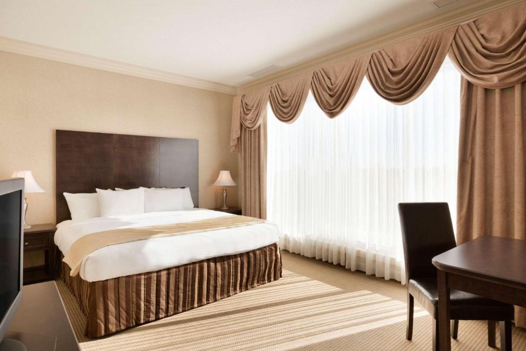 Days Hotel & Suites By Wyndham Lloydminster Photo 15