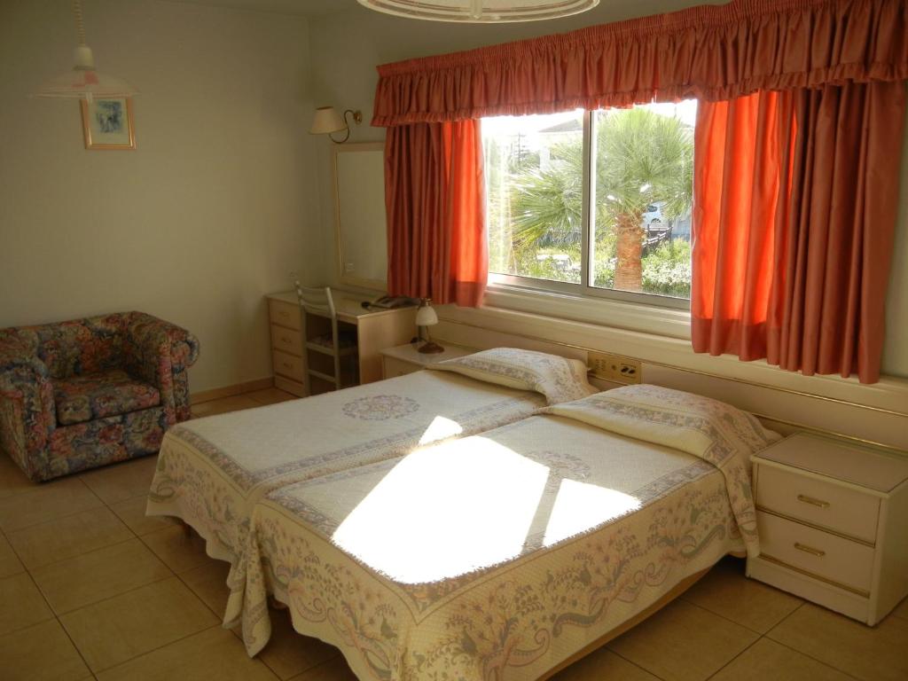 Tsialis Hotel Apartments photo