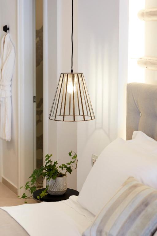 Phos The Boutique — Hotel rooms in Akrotiri, South Aegean