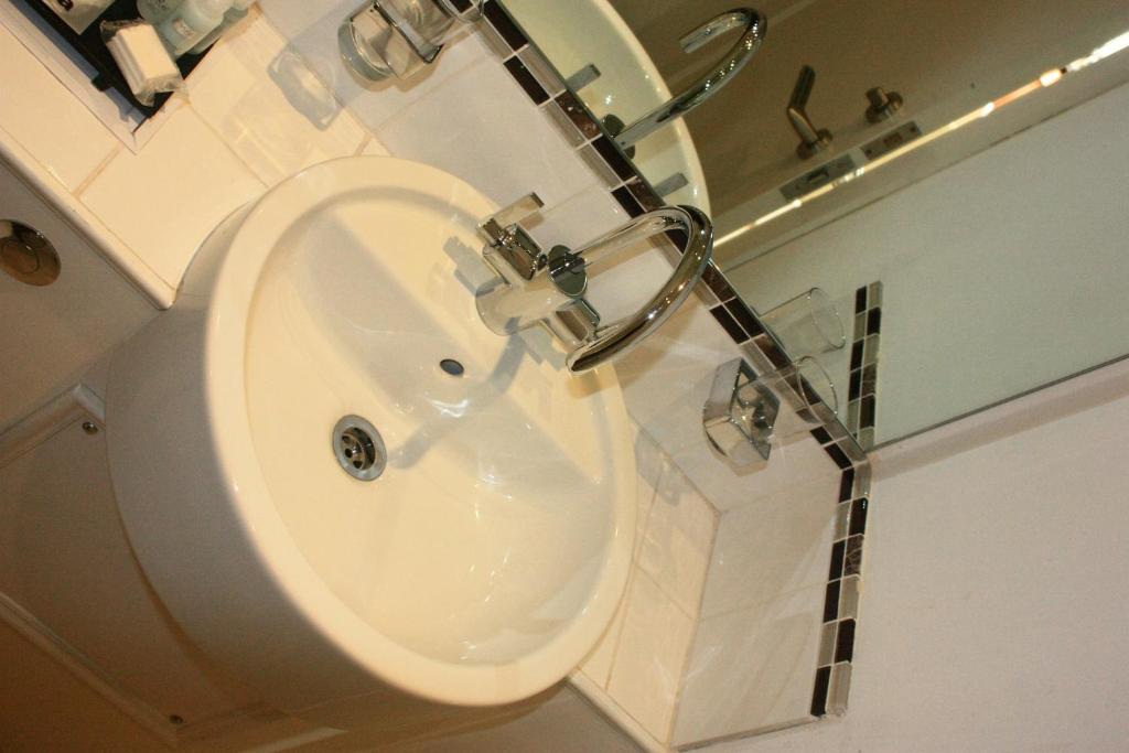 Annandale Arms Hotel photo