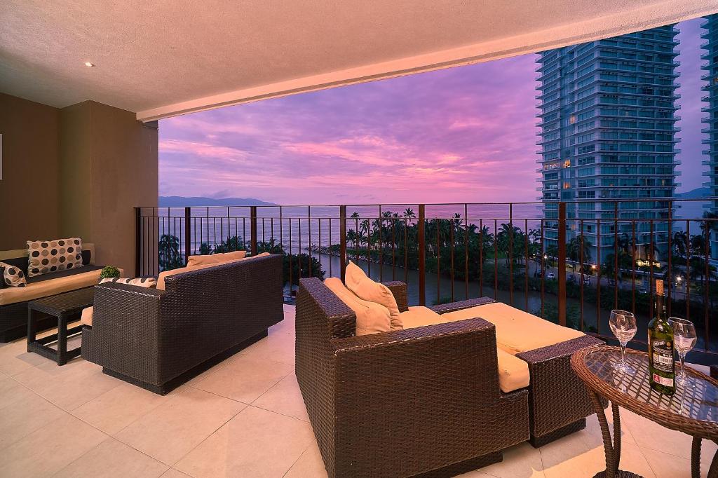 Luxury ocean view one bedroom two bathrooms - 2