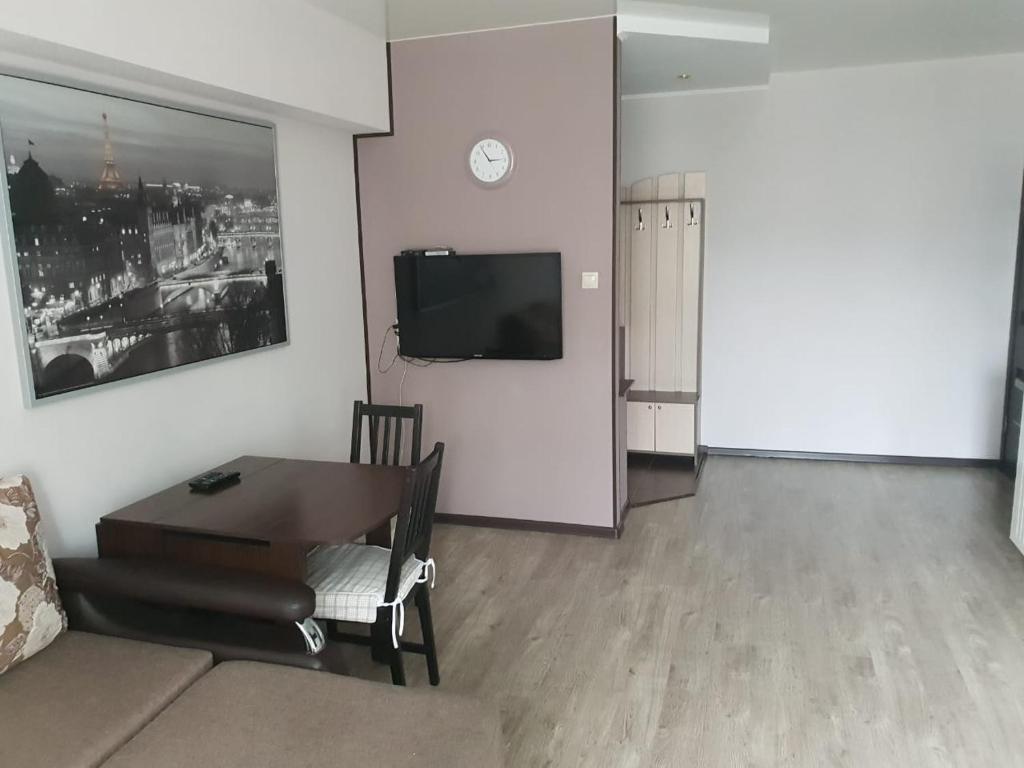 Apartment on Red Avenue