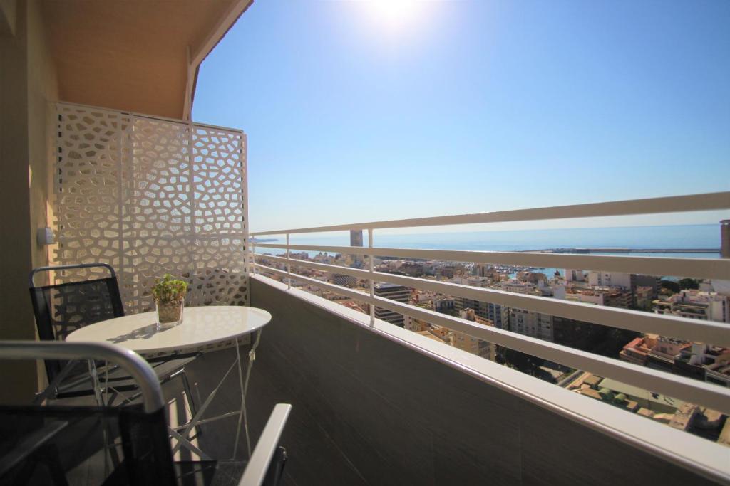 CasaTuris Estudio vistas increibles en Centro de Alicante A115 — Hotel in Alicante