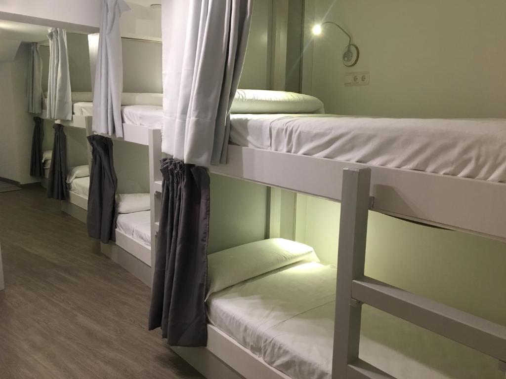 Hostel Txalupa Getaria — Hotel in Getaria