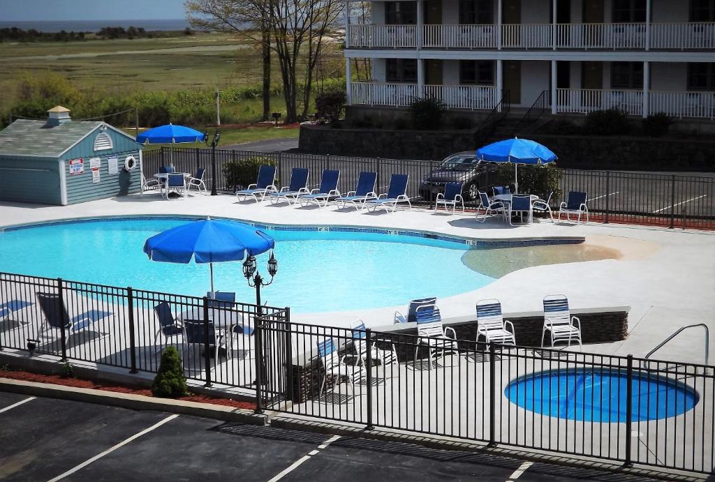 Mariner Resort photo