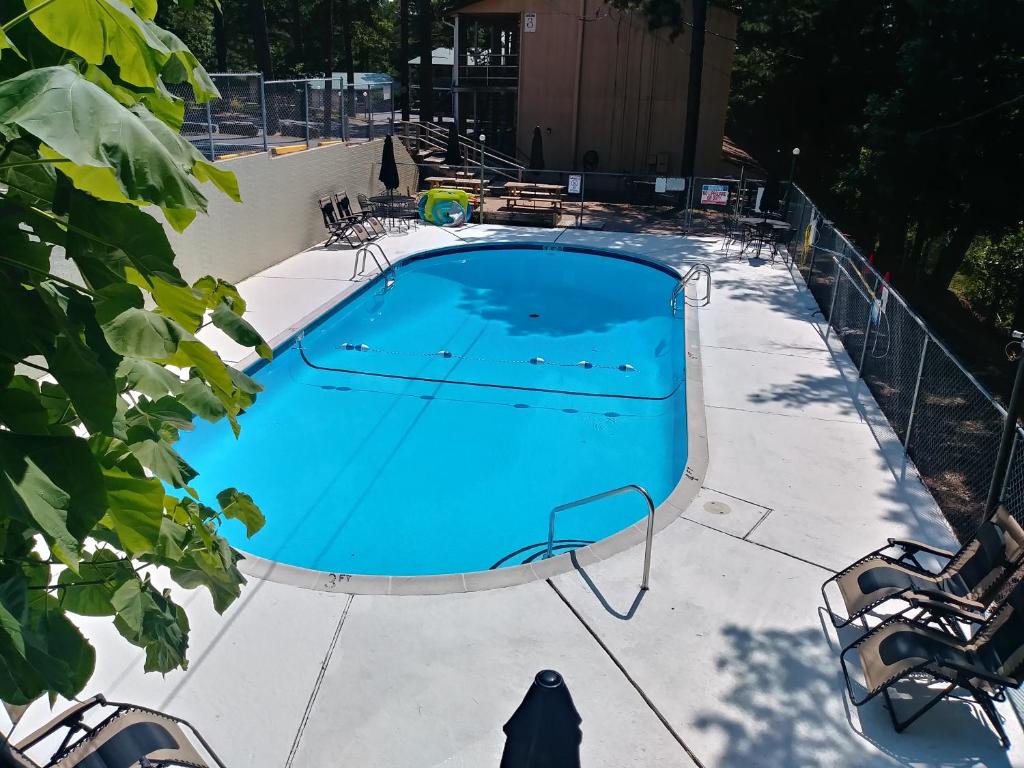 Traveler's Inn photo
