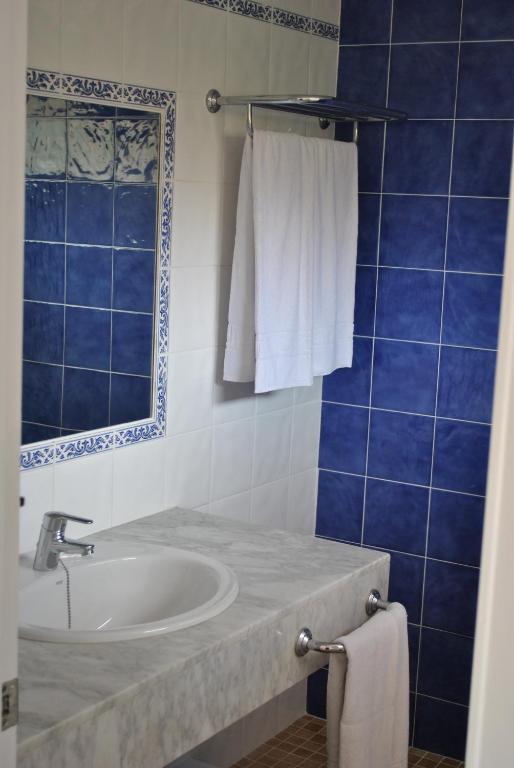 Apartamentos Mar Blau — Hotel rooms in Son Bou, Balearic Islands