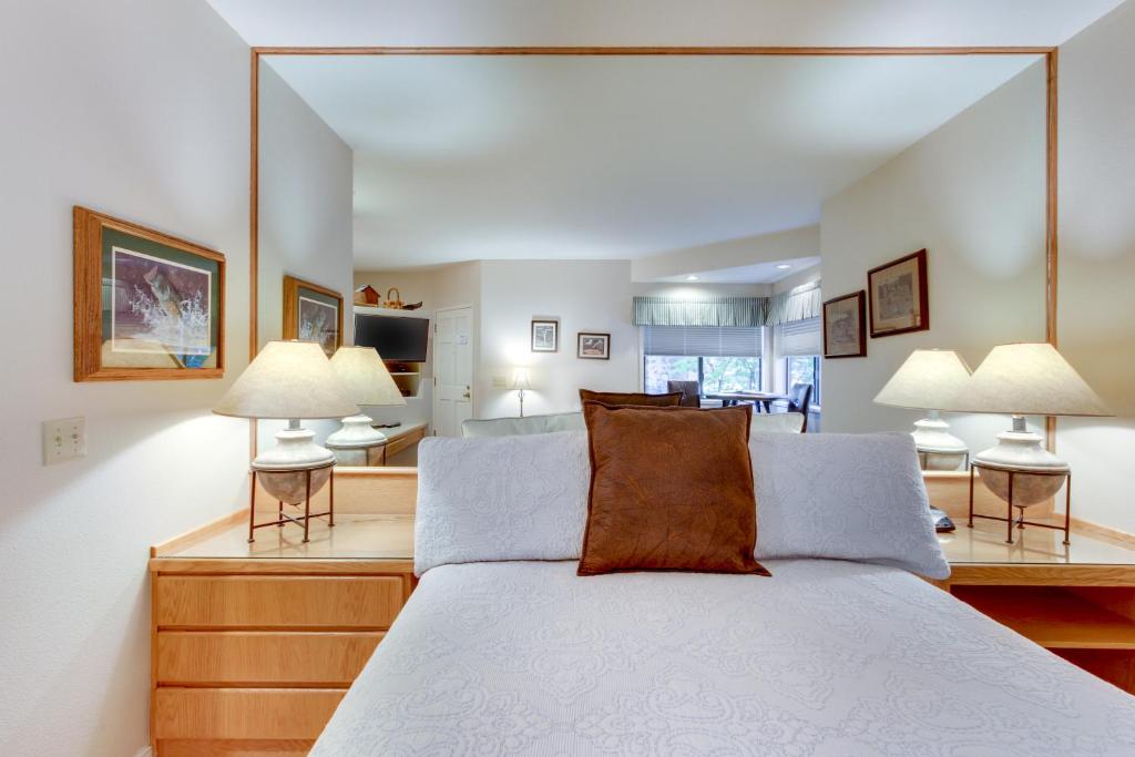Seclusion in Century West photo